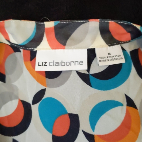 Cute patterned top - Picture 2 of 3